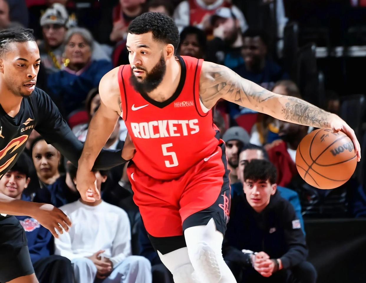 鹈鹕队主场惨败灰熊,遭受失利 鹈鹕队主场惨败灰熊,遭受失利