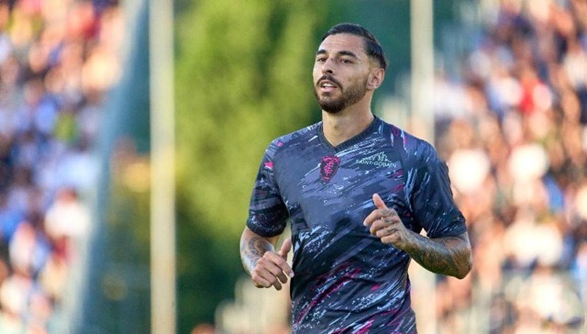 热那亚队力挽狂澜,终结连败,止住颓势 热那亚队力挽狂澜,终结连败,止住颓势