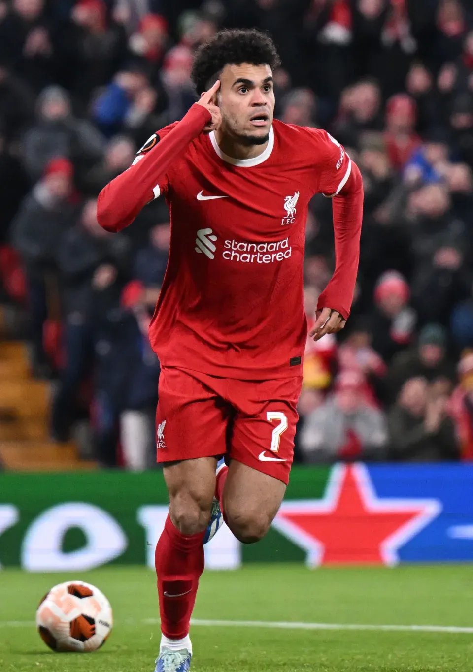 沙尔克拼尽全力,卫冕冠军雄风难敌 沙尔克拼尽全力,卫冕冠军雄风难敌