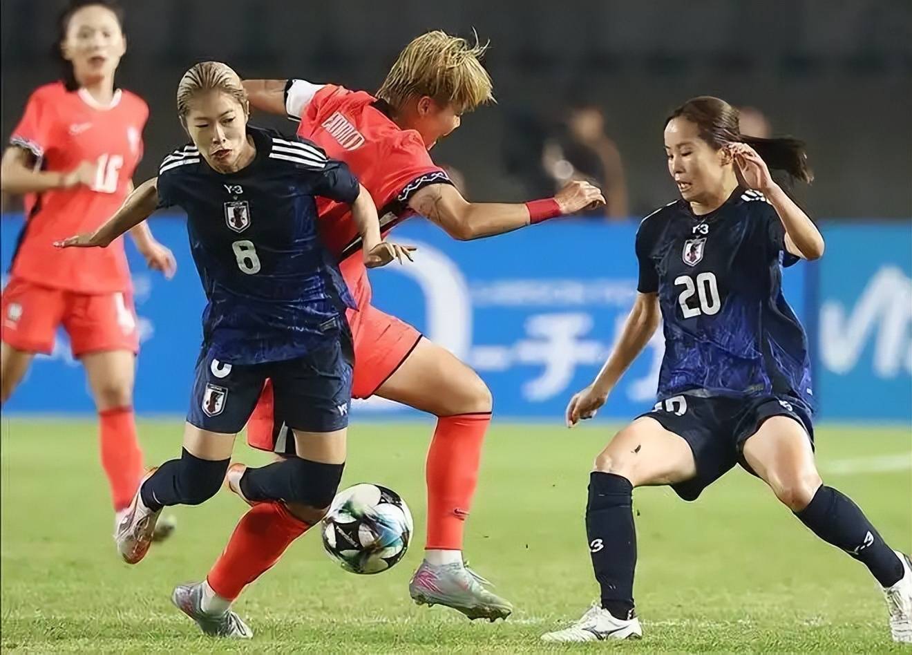 恩宁尼女足力争在主场击败南特女足,实现胜利 恩宁尼女足力争在主场击败南特女足,实现胜利