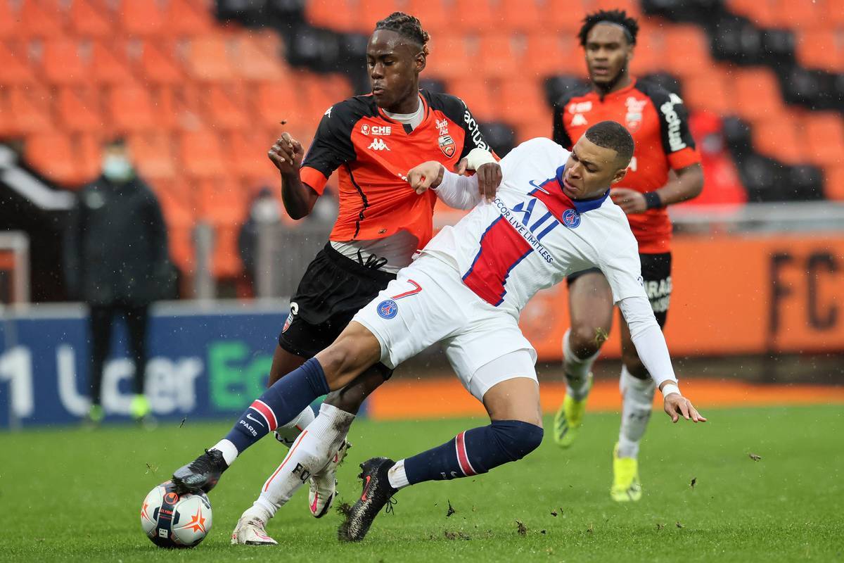 夏尔尔瓦突破,摩纳哥赢得法甲榜首江湖 夏尔尔瓦突破,摩纳哥赢得法甲榜首江湖