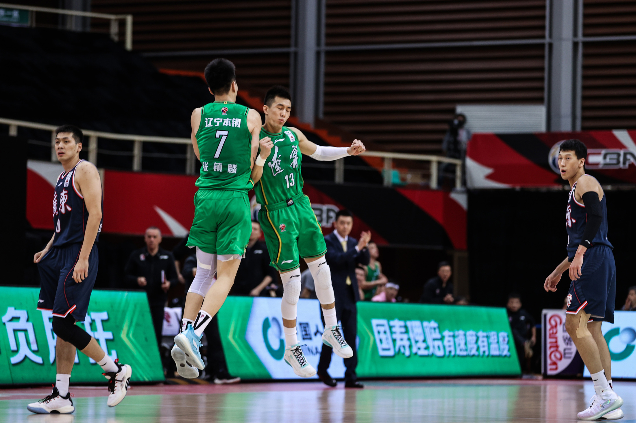 江苏队绝杀勇士,郭艾伦扛起全队 江苏队绝杀勇士,郭艾伦扛起全队