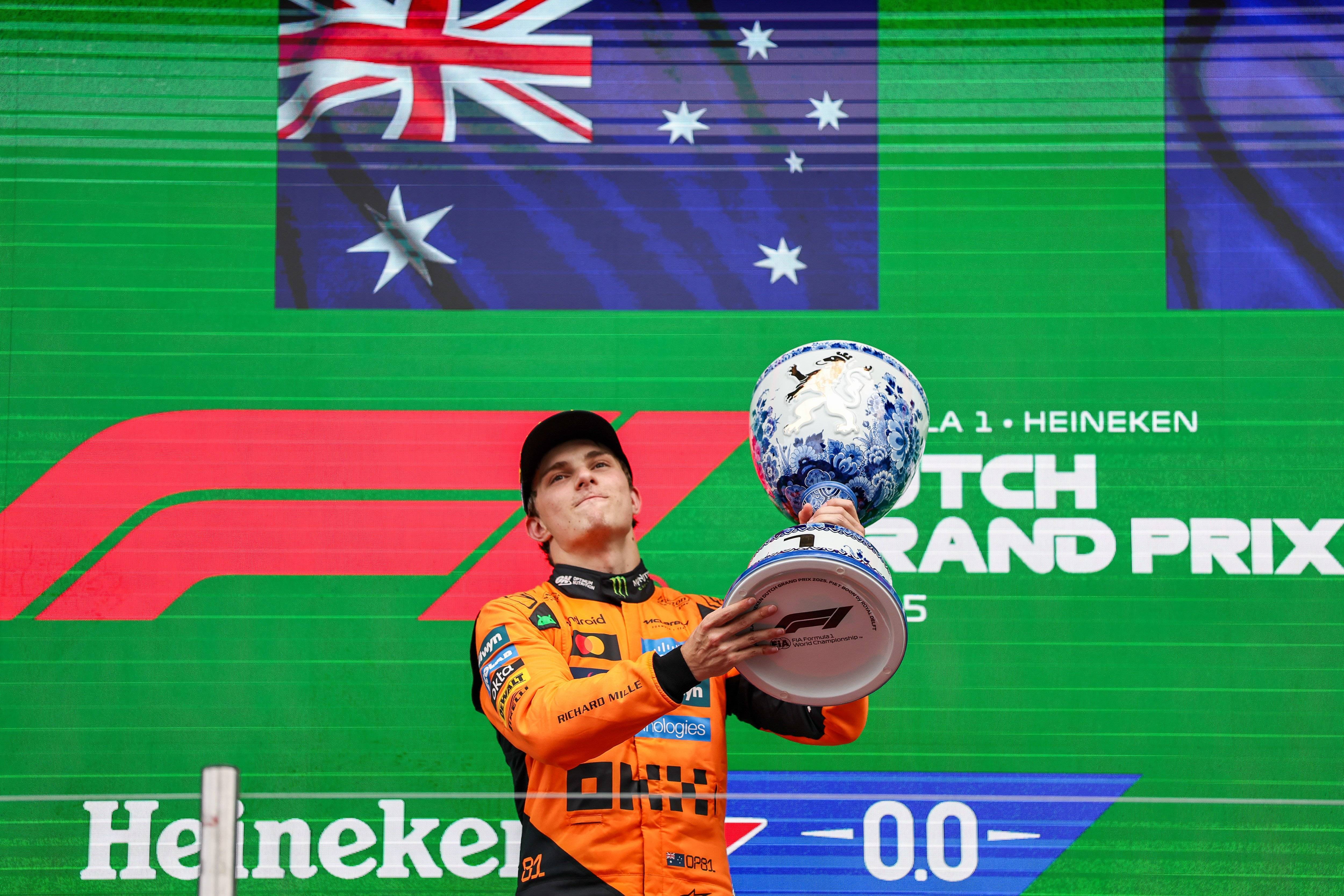 红牛二队绝杀梅赛德斯,维斯塔潘带队取胜 红牛二队绝杀梅赛德斯,维斯塔潘带队取胜