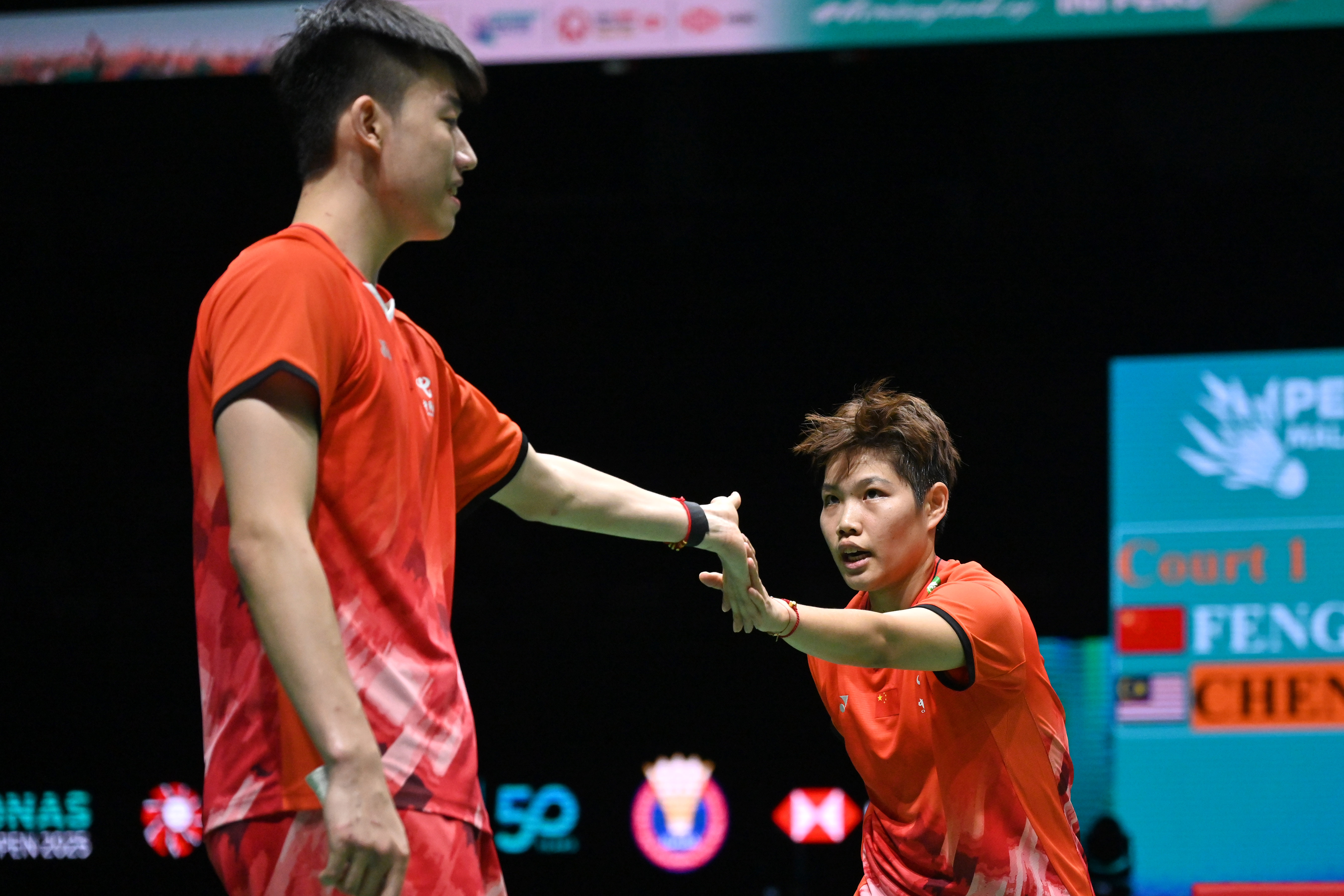 日本羽毛球队鏖战泰国羽毛球队,马琳统治全场的简单介绍 日本羽毛球队鏖战泰国羽毛球队,马琳统治全场的简单介绍