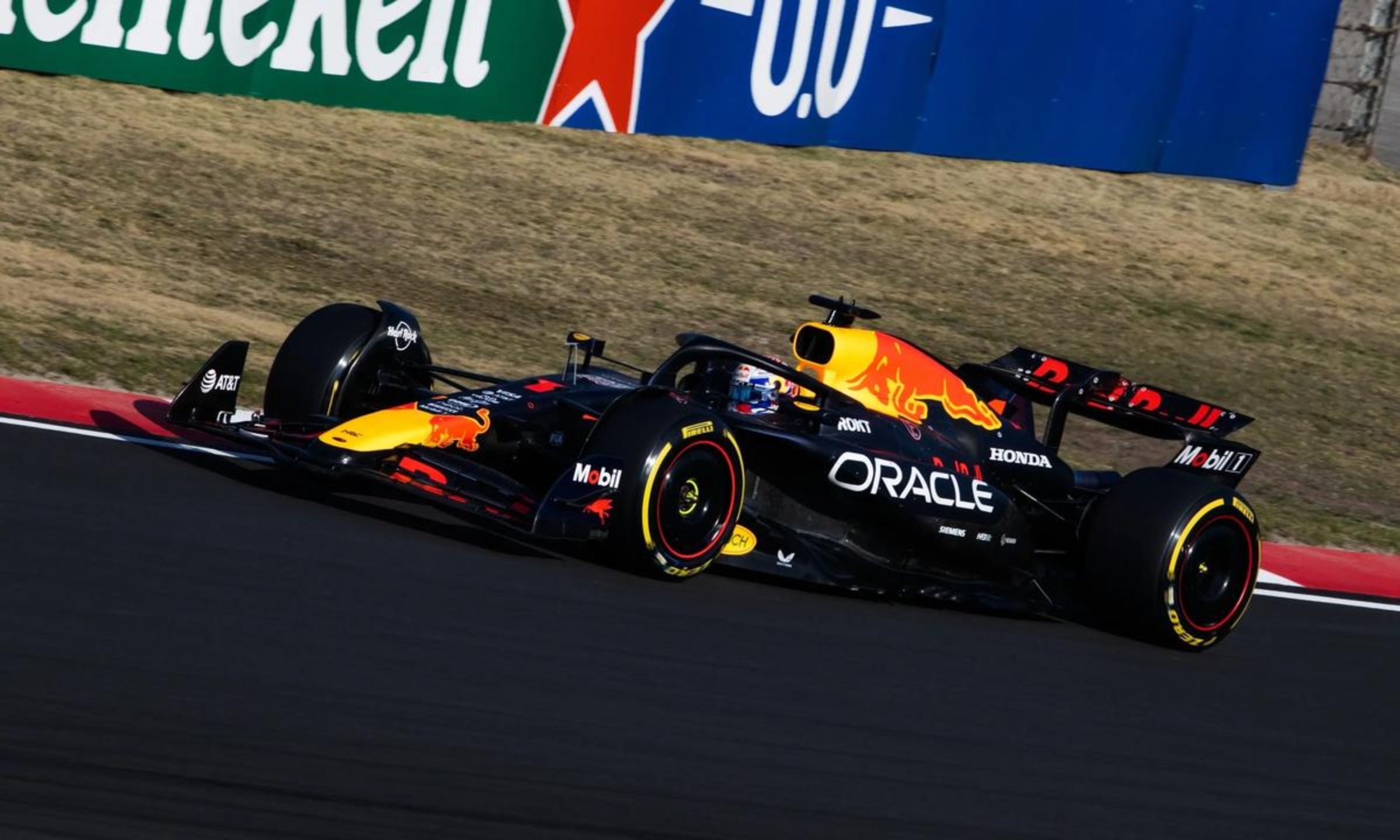 开云下载-包含红牛车队横扫阿斯顿马丁，维斯塔潘惊艳四座的词条