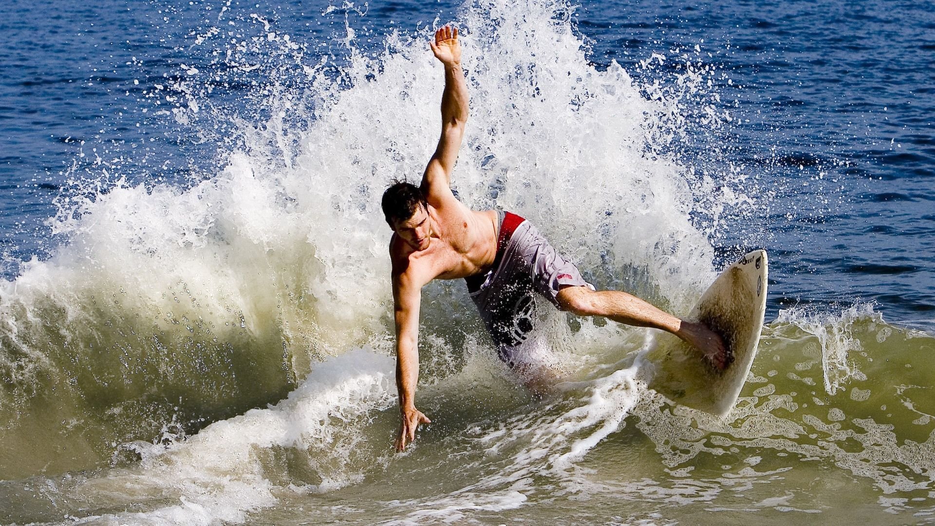 开云APP-两个世界的战争，当雄鹿争冠战遇上莫兰特奥运接管之战